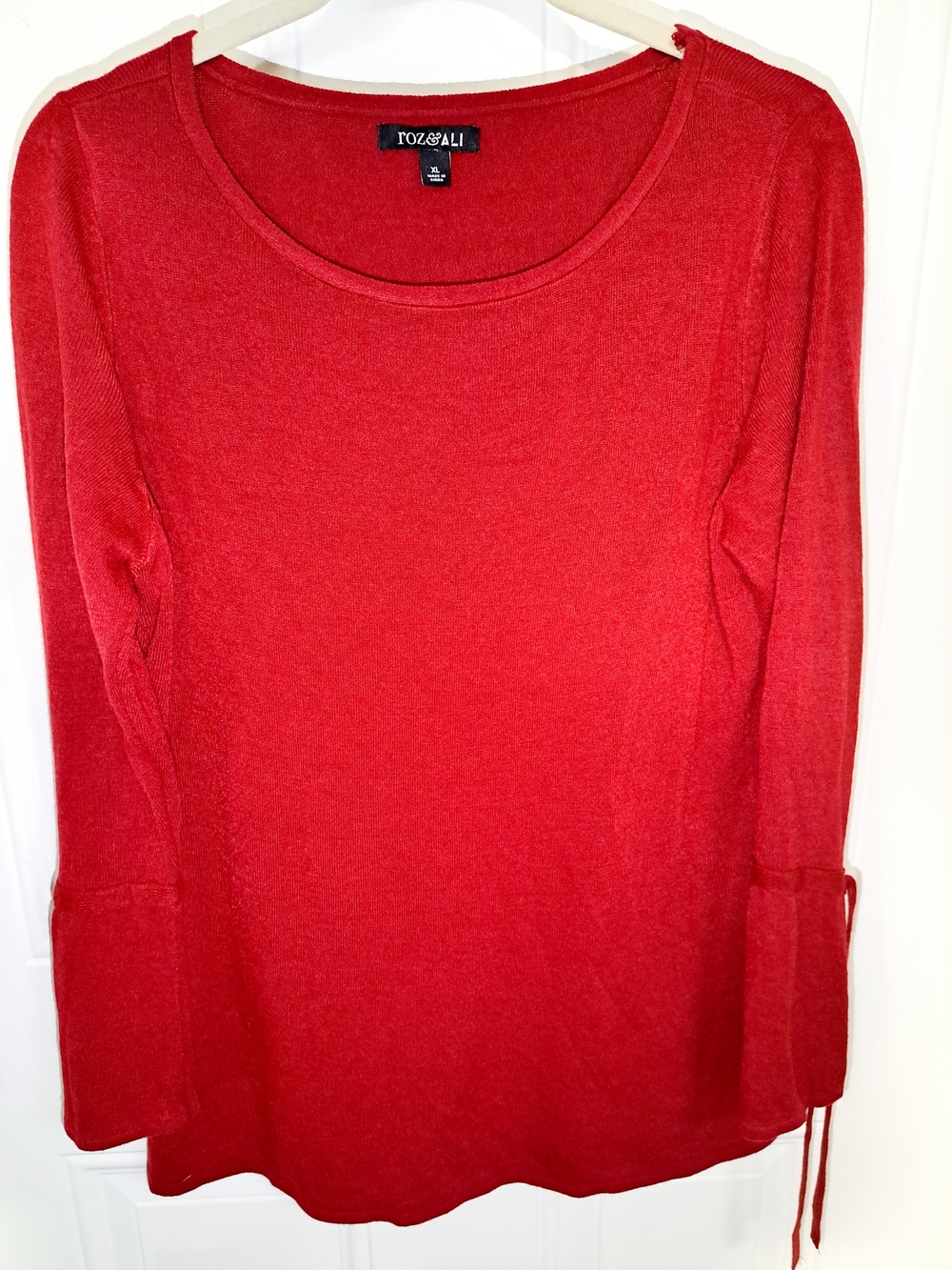Roz & Ali Red Scoop-Neck Long Sleeve Top with Tie Cuffs